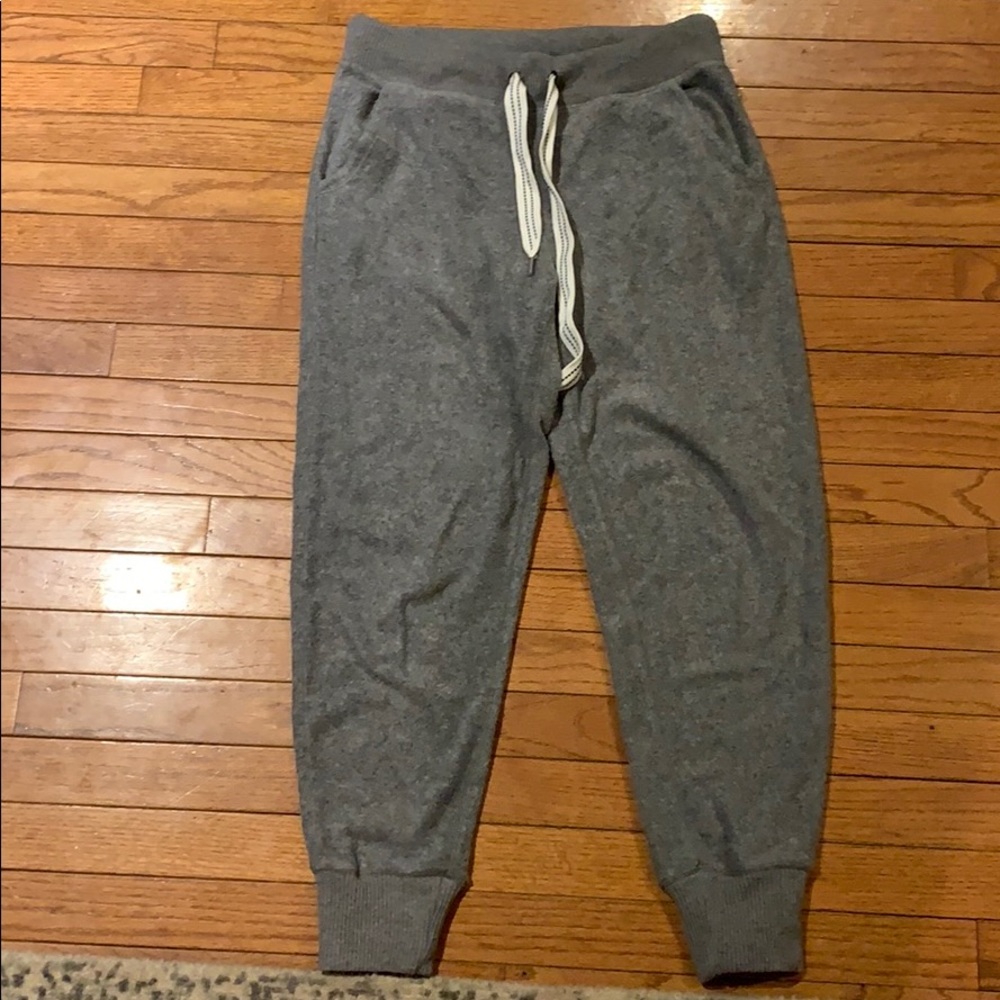gray aerie joggers